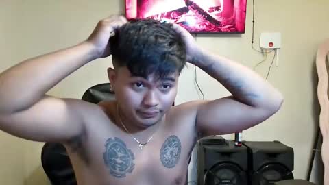 hunkyzeus online show from April 20, 7:00 am