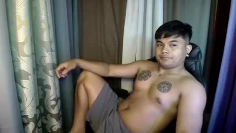hunkyzeus online show from July 12, 6:32 pm