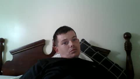 huntdog1221 online show from June 25, 7:18 pm