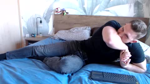 Hunter Bridges online show from February 1, 11:10 am