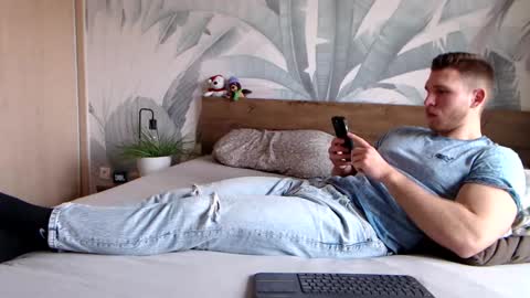 Hunter Bridges online show from February 9, 9:37 am