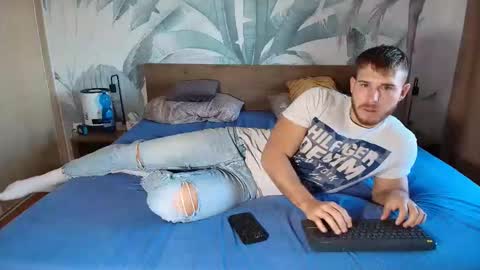 Hunter Bridges online show from October 19, 7:20 am