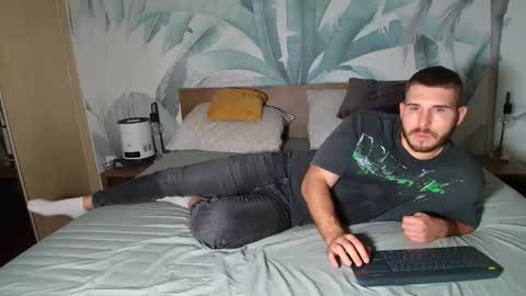 Hunter Bridges online show from November 28, 3:47 pm