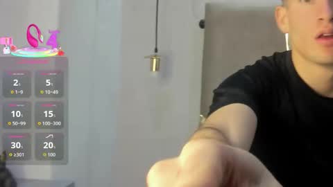 Snapshot of hunterheat_ chatting on October 12, 12:15 pm hunterheat_ online show from October 12, 12:15 pm