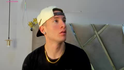 hunterheat_ online show from October 26, 12:33 pm