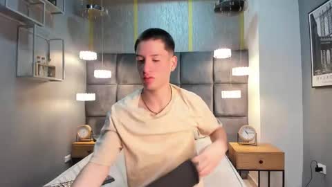 hunterheat_ online show from November 12, 11:54 am