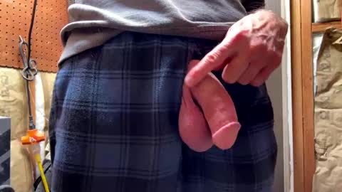 Snapshot of huskey300 chatting on December 29, 4:38 am huskey300 online show from December 29, 4:38 am