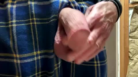 Snapshot of huskey300 chatting on February 22, 4:40 am huskey300 online show from February 22, 4:40 am