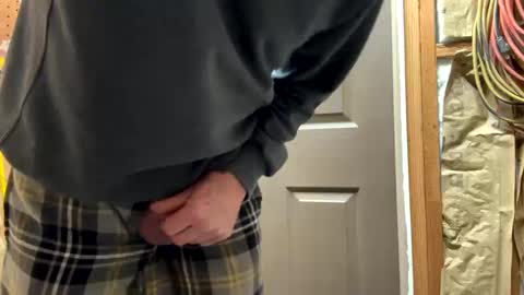 Snapshot of huskey300 chatting on March 3, 3:09 pm huskey300 online show from March 3, 3:09 pm