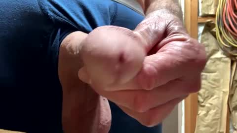 Snapshot of huskey300 chatting on October 6, 10:29 pm huskey300 online show from October 6, 10:29 pm