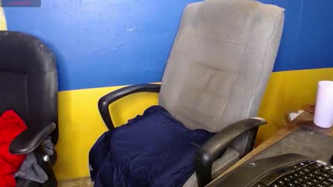 Huskyguy online show from October 13, 3:39 am