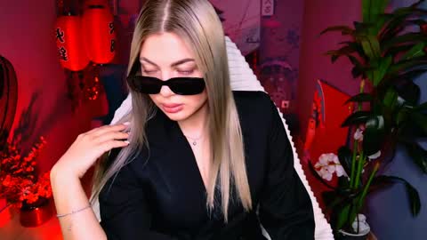 hyileyclark online show from March 24, 9:47 am