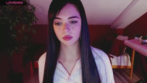 Snapshot of hypequeen_ chatting on September 19, 9:15 pm Julia online show from September 19, 9:15 pm