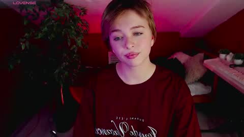 Snapshot of hypequeen_ chatting on October 10, 9:14 pm Julia online show from October 10, 9:14 pm