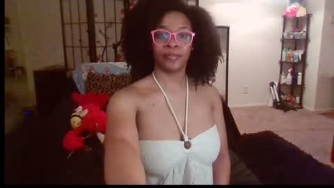 Snapshot of hysteriaheels chatting on June 18, 2:45 am HysteriaHeels online show from June 18, 2:45 am