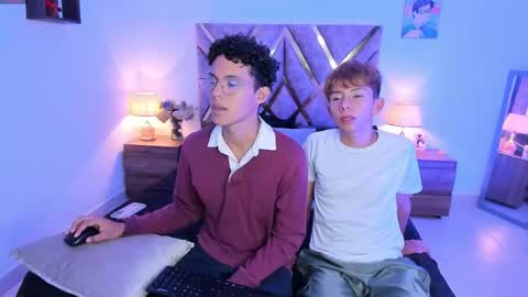 Son Hyunjin online show from November 7, 1:27 am