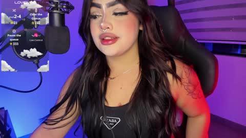 Snapshot of i_am_ari chatting on December 10, 1:32 am Ari online show from December 10, 1:32 am