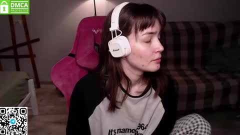 Snapshot of i_love_icecream chatting on February 1, 11:09 am elisabeth online show from February 1, 11:09 am