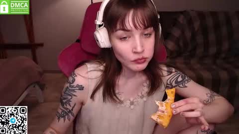 Snapshot of i_love_icecream chatting on February 2, 7:45 pm elisabeth online show from February 2, 7:45 pm