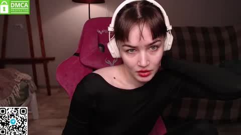 Snapshot of i_love_icecream chatting on February 5, 11:37 am elisabeth online show from February 5, 11:37 am