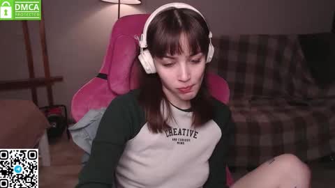 Snapshot of i_love_icecream chatting on February 23, 12:57 pm elisabeth online show from February 23, 12:57 pm