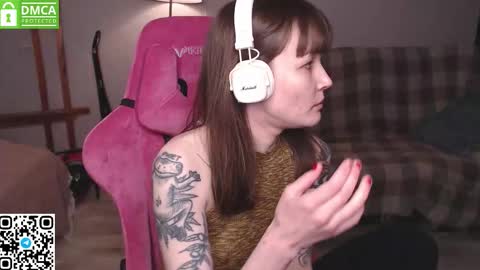 Snapshot of i_love_icecream chatting on February 26, 1:10 pm elisabeth online show from February 26, 1:10 pm