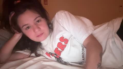 Snapshot of i_love_olive chatting on September 14, 10:47 am Olive online show from September 14, 10:47 am