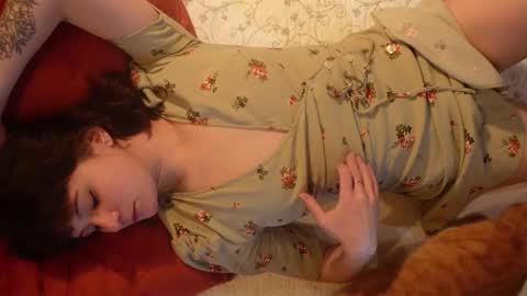 Snapshot of i_love_olive chatting on November 26, 12:33 am Olive online show from November 26, 12:33 am