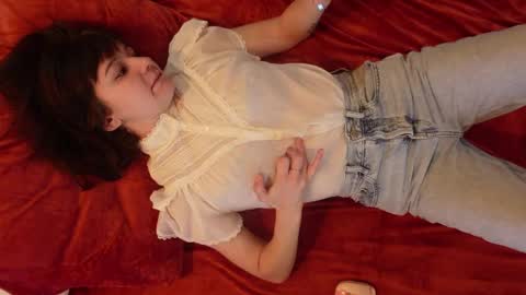 Snapshot of i_love_olive chatting on November 30, 12:14 am Olive online show from November 30, 12:14 am