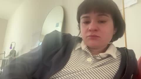 Snapshot of i_love_olive chatting on February 6, 9:07 pm Olive online show from February 6, 9:07 pm