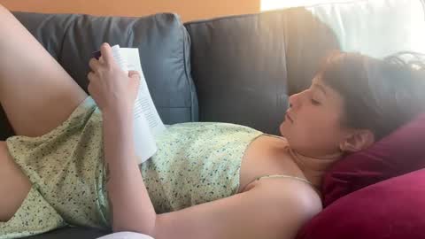 Snapshot of i_love_olive chatting on February 11, 8:58 pm Olive online show from February 11, 8:58 pm