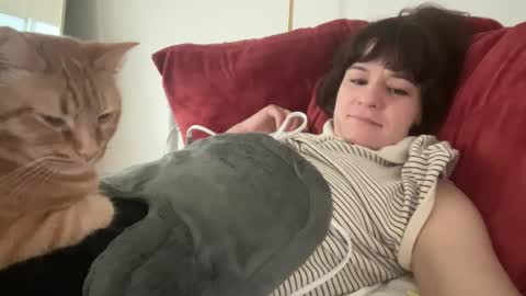 Snapshot of i_love_olive chatting on February 14, 9:11 pm Olive online show from February 14, 9:11 pm