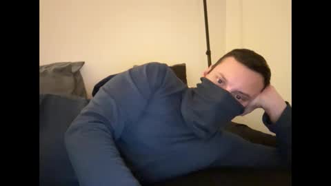 i o ro online show from December 9, 7:17 am