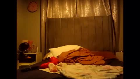 Snapshot of i_obey_all_orders chatting on December 24, 5:38 am Sub male uk online show from December 24, 5:38 am