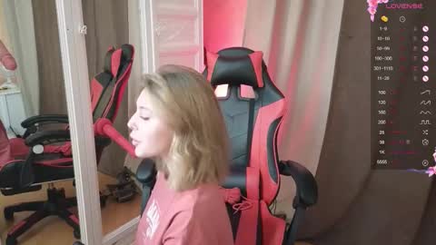 Snapshot of i_see_aysi chatting on October 22, 3:12 pm Aysi online show from October 22, 3:12 pm