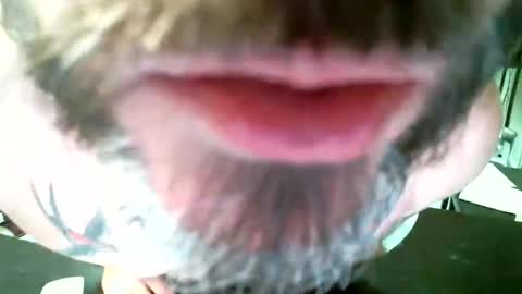 i_should_go_outside online show from December 19, 4:02 am