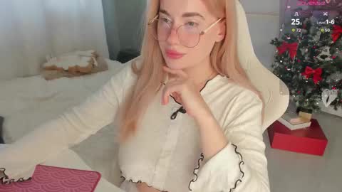 HiI am  EvaPVT is open  online show from December 23, 10:57 am