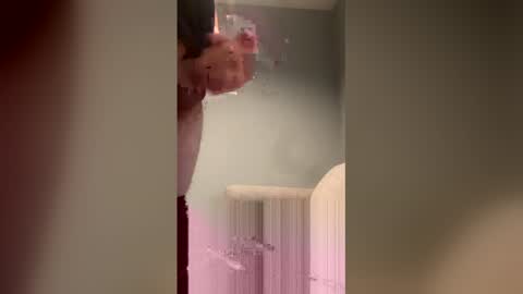 Snapshot of iaguilar_23 chatting on March 5, 10:06 pm iaguilar_23 online show from March 5, 10:06 pm