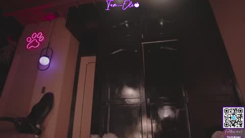       online show from April 11, 9:08 pm