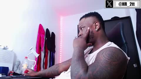 Snapshot of iam_hotbbc chatting on February 15, 5:51 am Mr H Independent model online show from February 15, 5:51 am