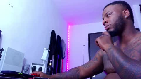 Snapshot of iam_hotbbc chatting on September 10, 3:17 am Mr H Independent model online show from September 10, 3:17 am