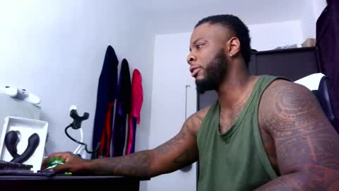 Snapshot of iam_hotbbc chatting on November 4, 1:27 am Mr H Independent model online show from November 4, 1:27 am