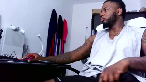 Snapshot of iam_hotbbc chatting on November 8, 2:56 am Mr H Independent model online show from November 8, 2:56 am