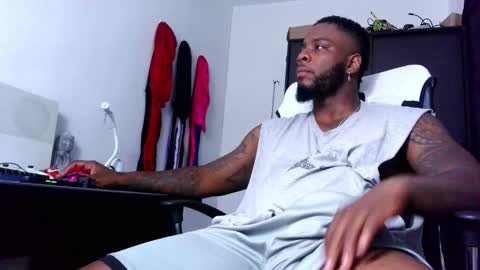 Snapshot of iam_hotbbc chatting on November 26, 4:46 am Mr H Independent model online show from November 26, 4:46 am