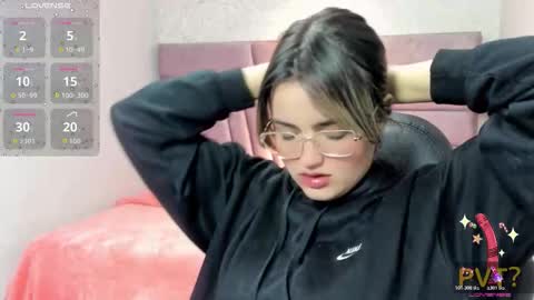 iam_lina online show from March 18, 10:51 am