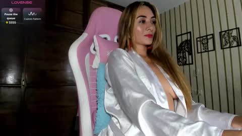 Snapshot of iam_luisa_ chatting on March 1, 6:59 am Luisa online show from March 1, 6:59 am