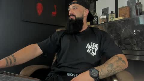 Snapshot of iamalexander_ chatting on October 17, 9:01 am Lex online show from October 17, 9:01 am