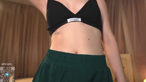 Snapshot of iamclaire_ chatting on January 17, 2:39 pm Claire online show from January 17, 2:39 pm