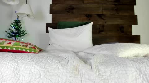 Snapshot of iamgabriela_ chatting on December 6, 3:22 pm Gabriela online show from December 6, 3:22 pm