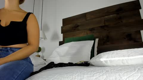 Snapshot of iamgabriela_ chatting on January 17, 12:21 pm Gabriela online show from January 17, 12:21 pm